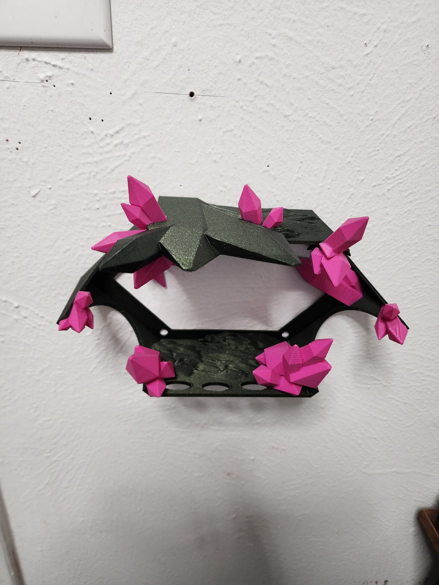 3D printed articulated Lunar Dragon with color-matching custom wall mount.