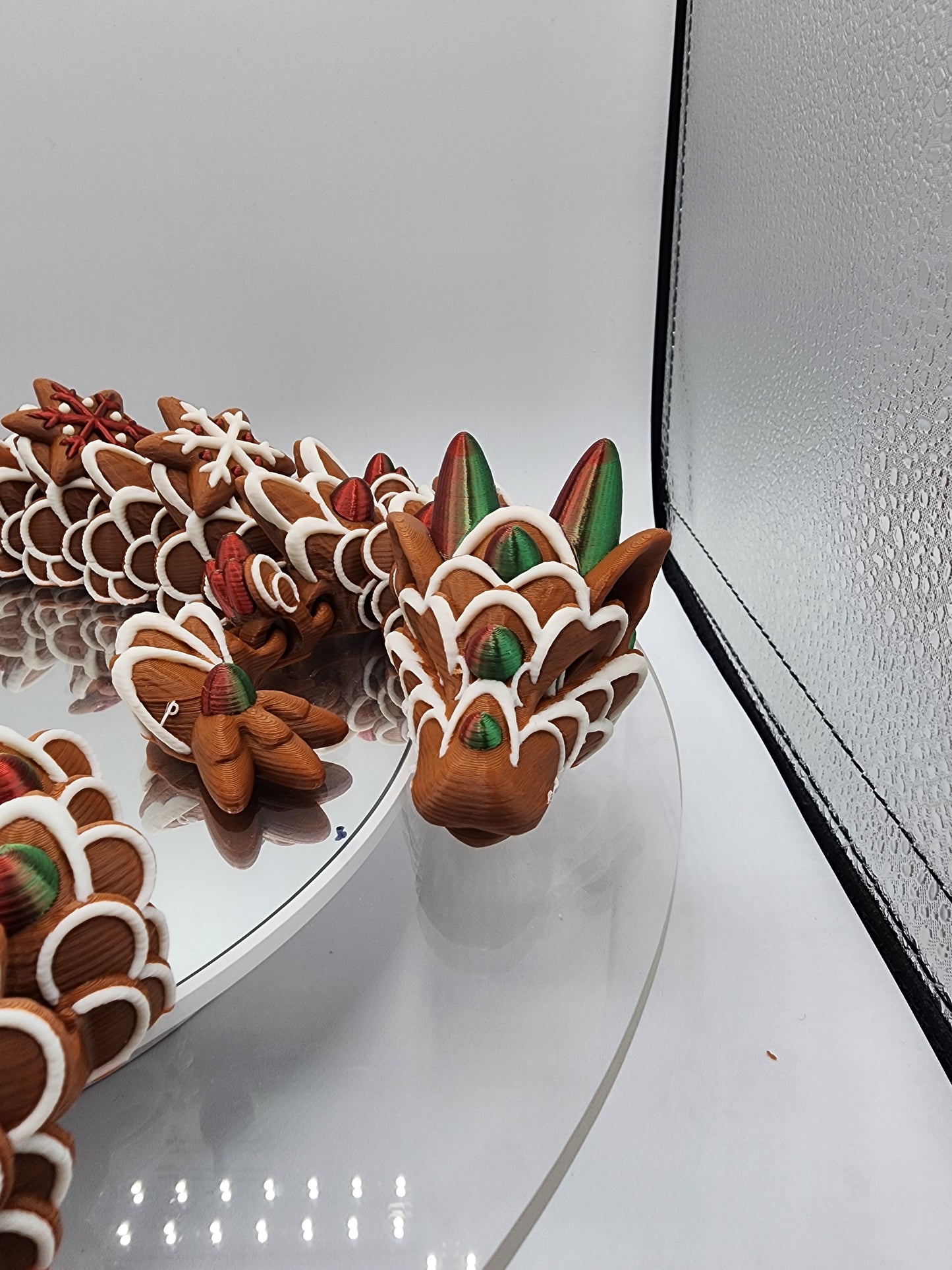 3D printed articulated Ginger Bread dragon with custom wall mount