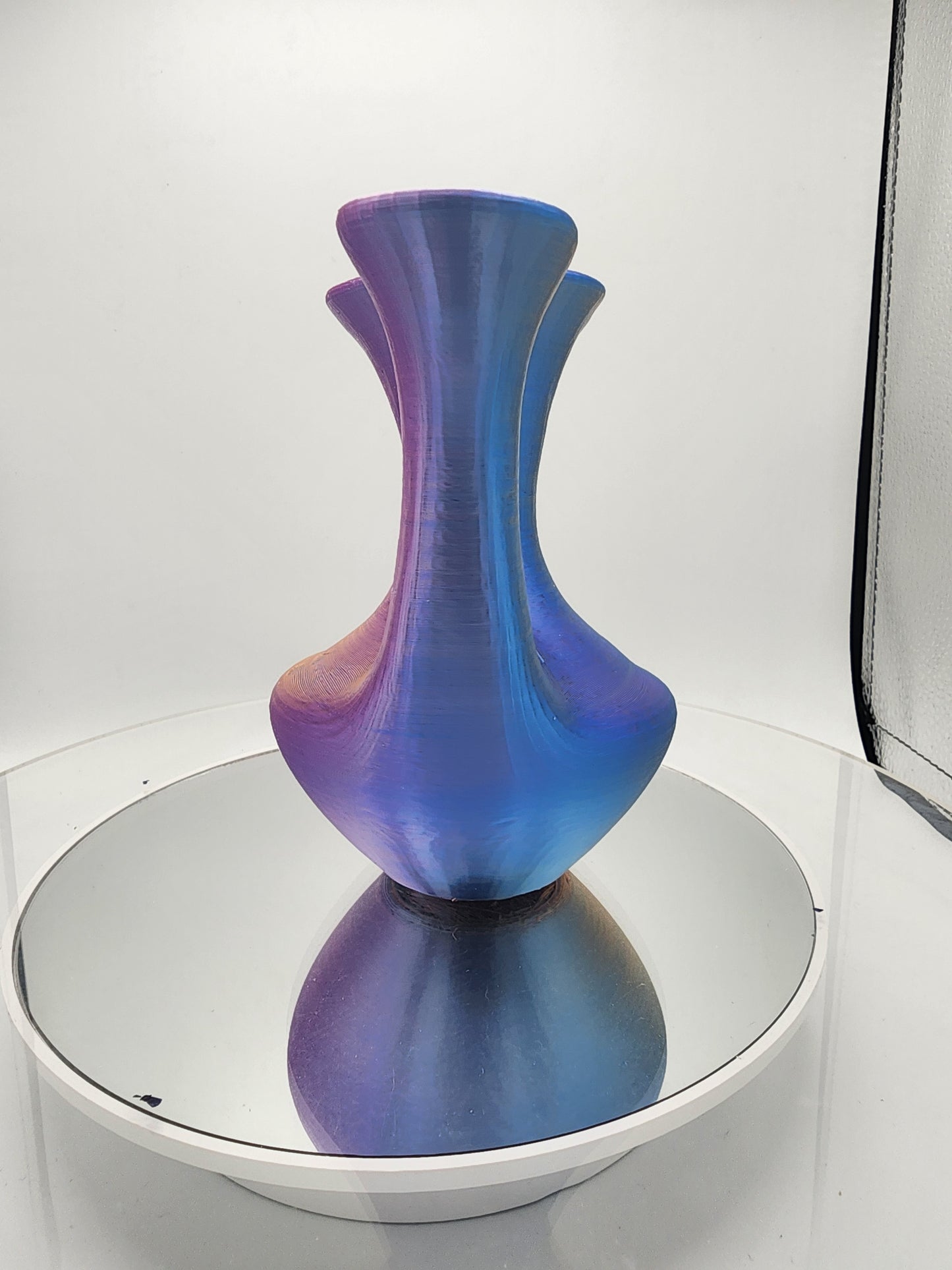 3D printed ODD looking decorative color-changing Vase.