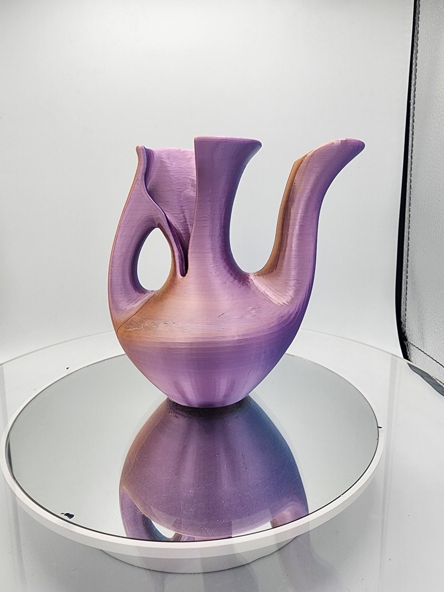 3D printed ODD looking decorative color-changing Vase.