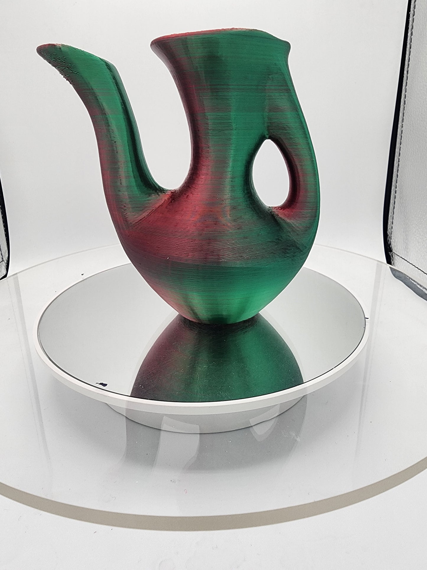 3D printed ODD looking decorative color-changing Vase.