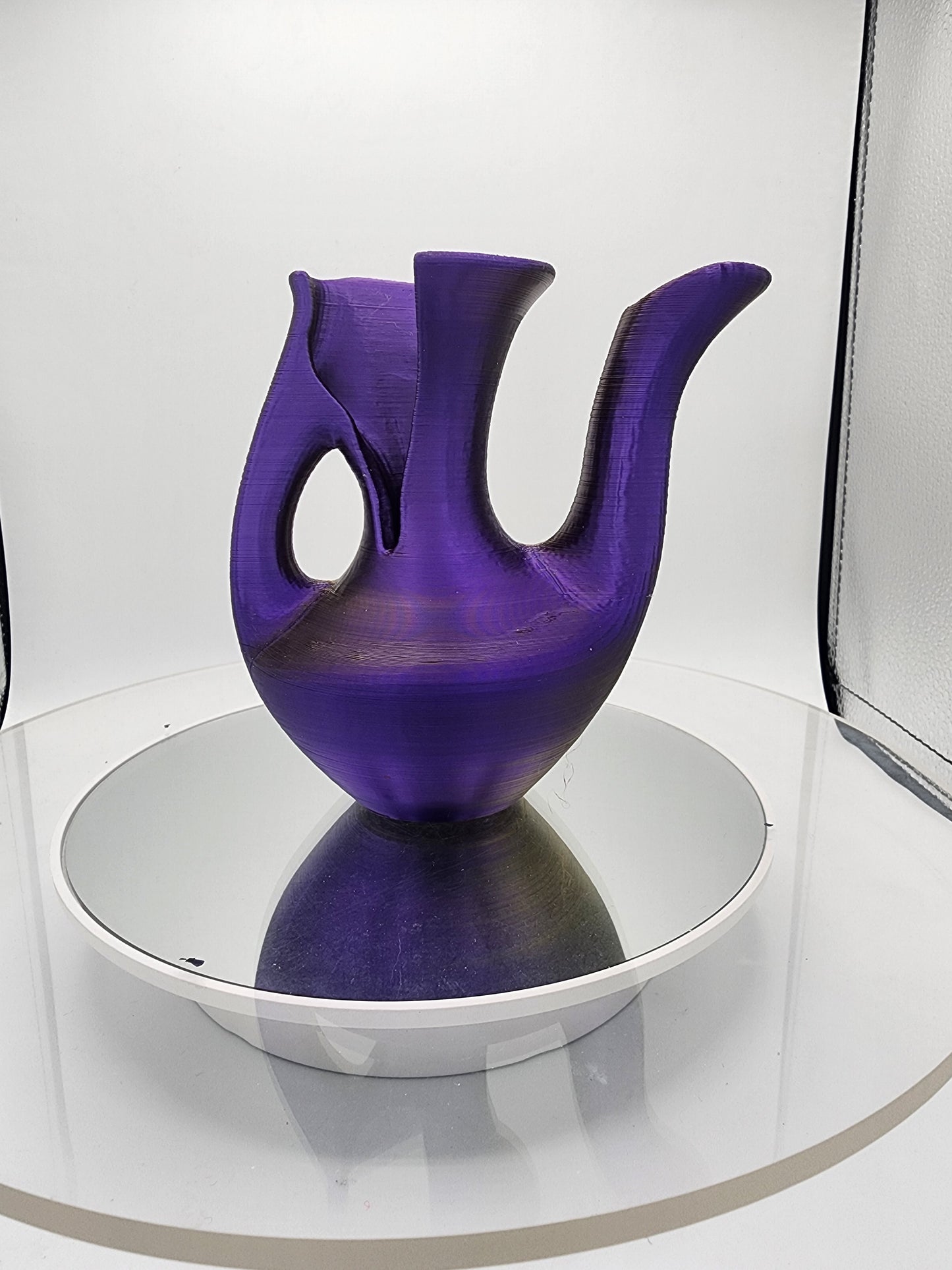 3D printed ODD looking decorative color-changing Vase.