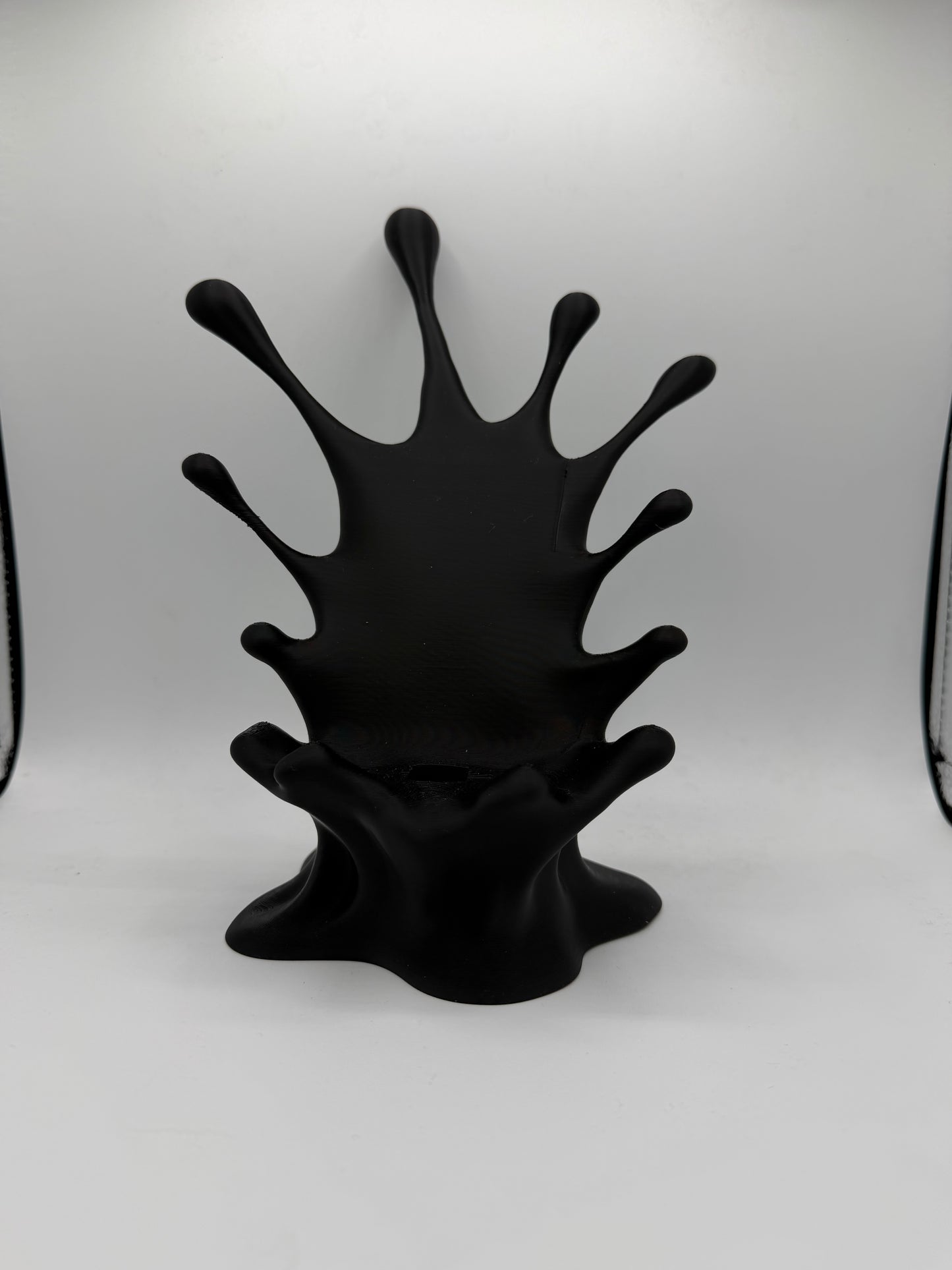 Splash Phone Holder – Make Waves on Your Desk